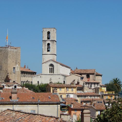 2011 vue grasse cathedrale donjon